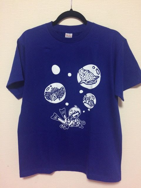 Tシャツ　Ｔシャツ　青