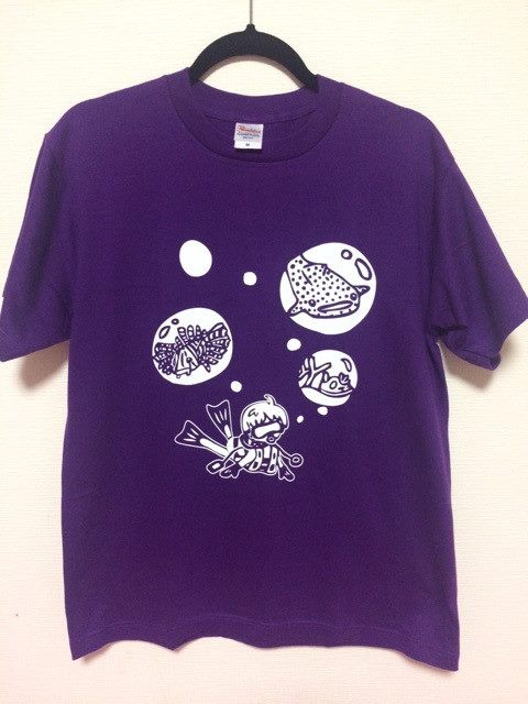 Tシャツ　Ｔシャツ　紫