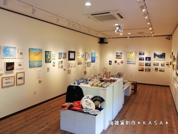 雑貨店のアート企画展